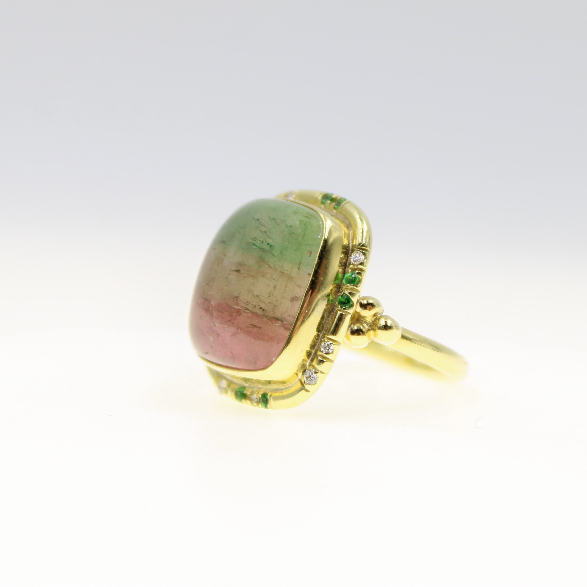 18k Yellow Gold & Tourmaline Cabochon Ring