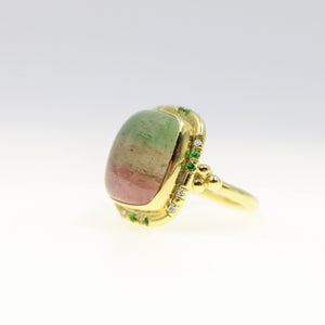 18k Yellow Gold & Tourmaline Cabochon Ring