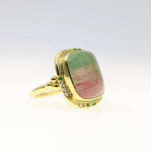 18k Yellow Gold & Tourmaline Cabochon Ring