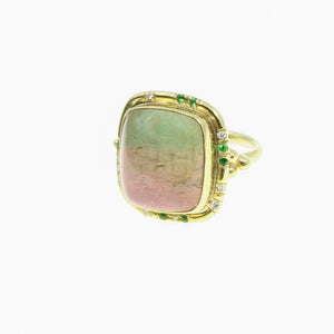 18k Yellow Gold & Tourmaline Cabochon Ring